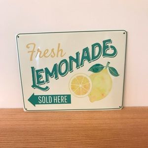 Vintage-Inspired Lemonade Sign
